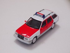 herpa 1/43 070218 Mercedes E320 T-ell arzt