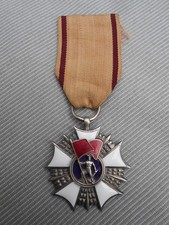 Orden aus Polen aus der Zeit nach 1945 :  BANNER DER ARBEIT ???