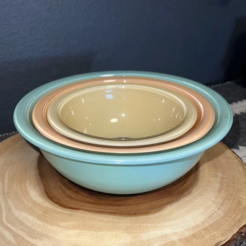 Vintage 80’s Pyrex Pastel Clear Bottom Nesting Bowl Set # 322 323 325