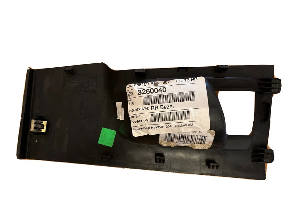 Jeep Liberty 2011 trasero derecho lado del pasajero interior manija de puerta bisel OEM+ Foto 2 de 2