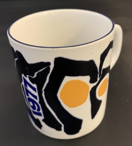 Vintage 1977 Royal Copenhagen Denmark Fajance Mug Small 3in