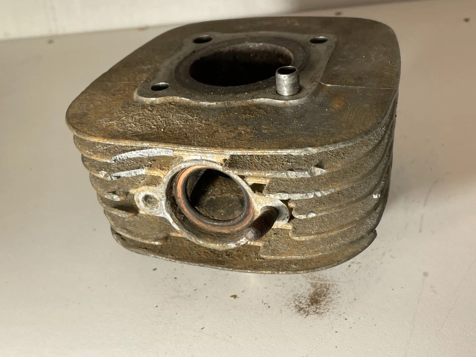 Cilindro de motor Honda MR50 1974 75 Elsinore HM131 MR 50 agrietado Foto 3 de 4