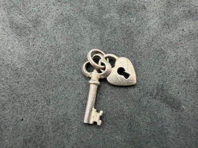 1.16g Vintage Sterling Silver 925 Key Heart Lock Pendant Charm Jewelry M