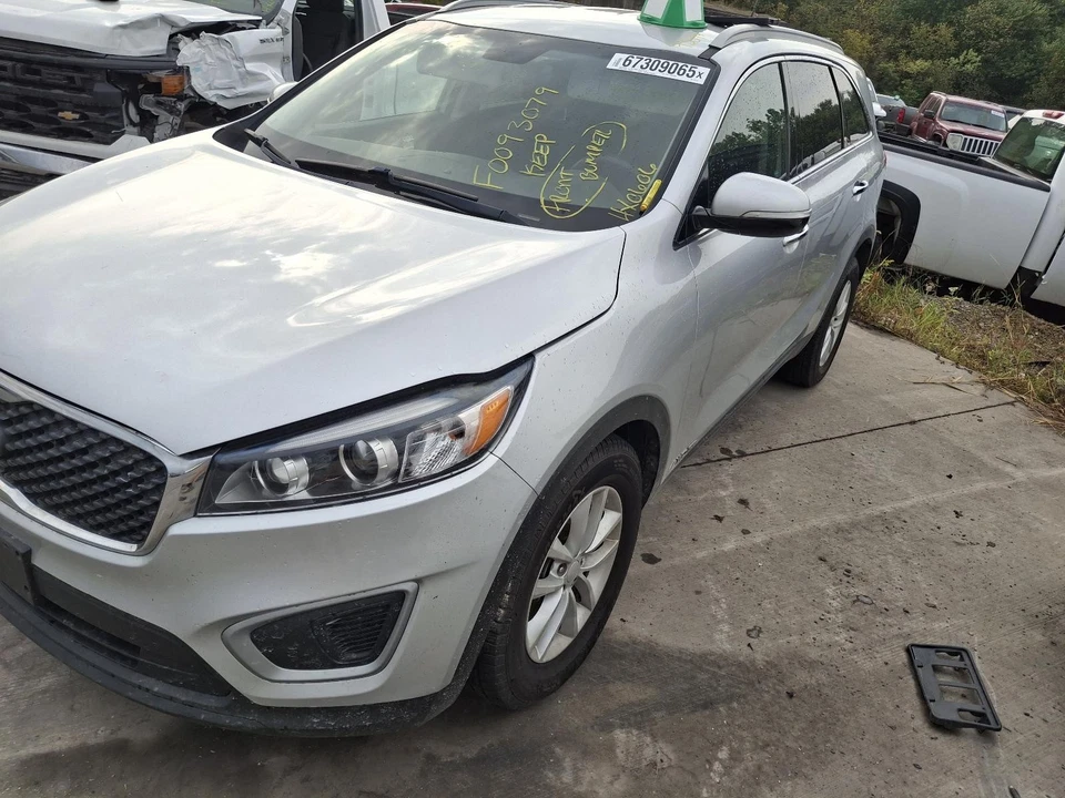 Used Air Cleaner Assembly fits: 2018 Kia Sorento 3.3 Grade A - Image 3 of 4