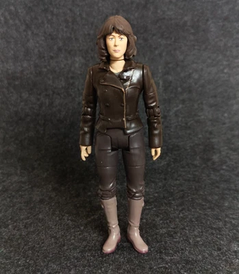 CHARACTER Doctor Who Action Figure Third/Fourth Doctors Assistant Sarah Jane Smith Classic