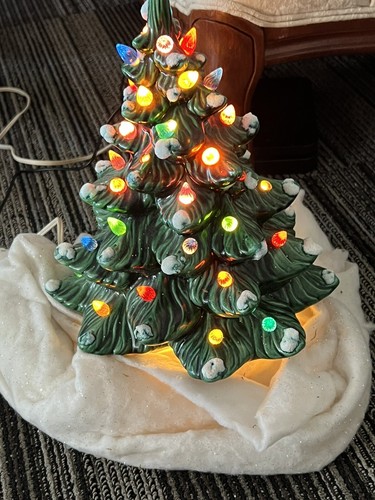 Vtg Ceramic Christmas Tree Snow Tipped Branches Unmarked Light Up - Picture 6 of 11