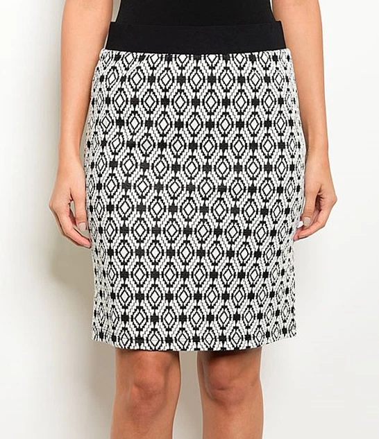 Falda para mujer Gilli mediana Kelsey blanco y negro diamante cintura elástica Foto 2 de 4