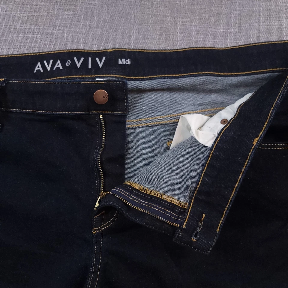 Ava Viv 女式弹力迷笛袖口下摆深蓝色牛仔裤短裤,尺寸 20W — 第 3/4 张图片