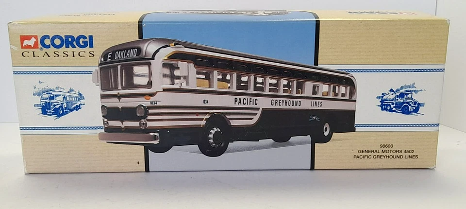 Corgi Classics Vintage Buses 98600 General Motors 4502 - Pacific Greyhound Lines - Image 4 of 4