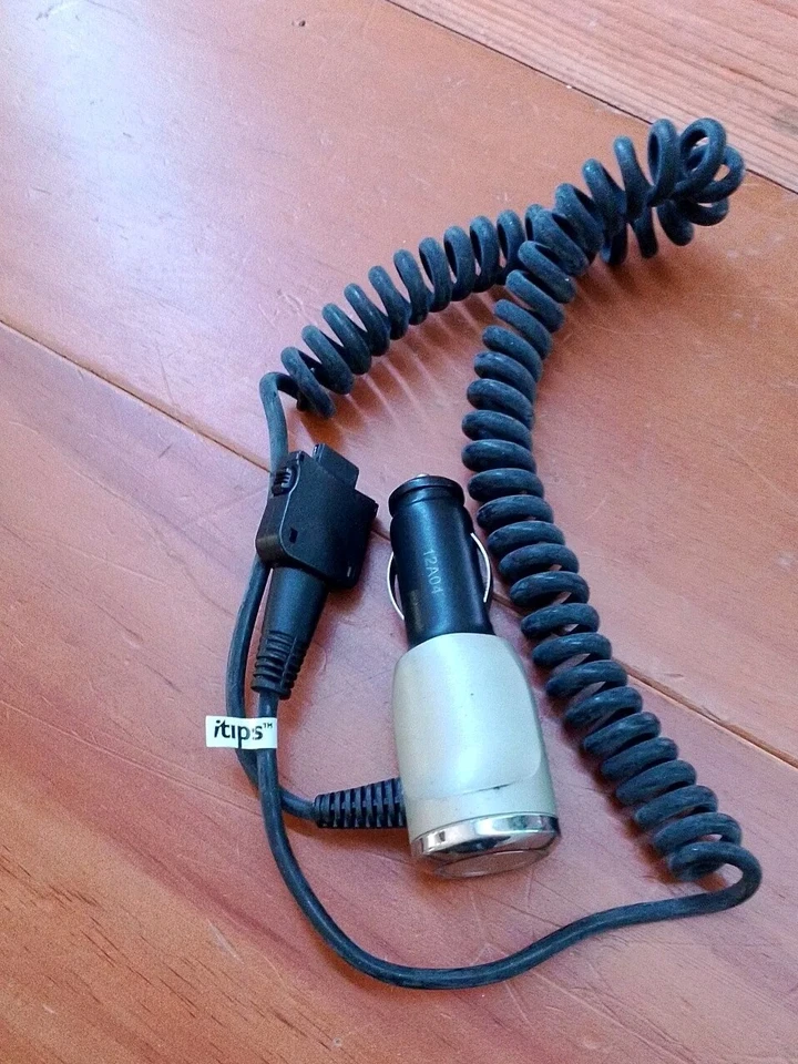 Adaptador de corriente iGo/ITIP 07A05/E11/021758 cargador de coche Foto 2 de 4