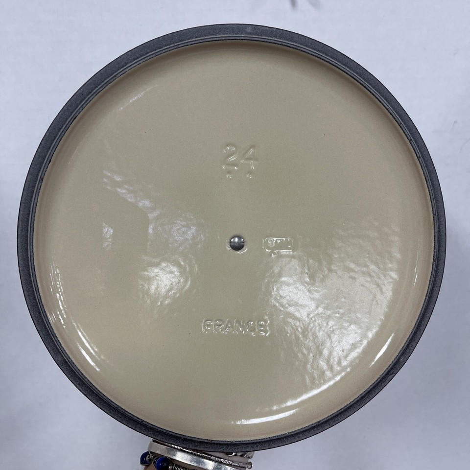 NIB Le Creuset Second Choix Cast Iron 4.5 Qt Dutch Oven Round Casserole