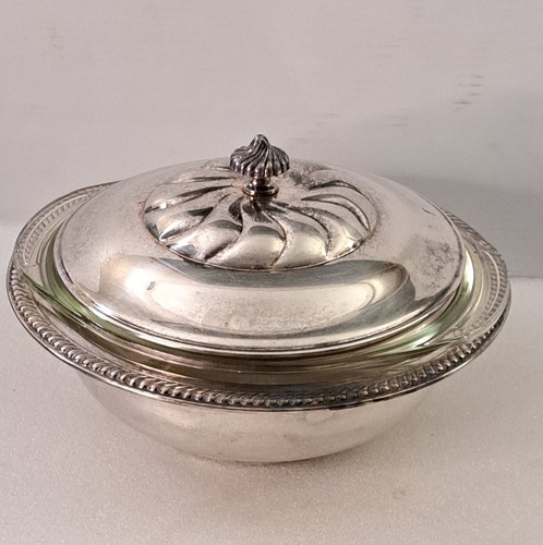 Vintage English Silver Mfg Corp Silver-Plated Casserole Dish W/Finial Lid/Pyrex - Picture 3 of 11