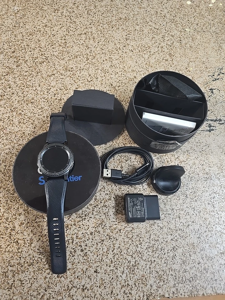 Reloj inteligente Samsung Gear S3 Frontier 46 mm caja de acero con correa de silicona negra - Foto 4 de 4