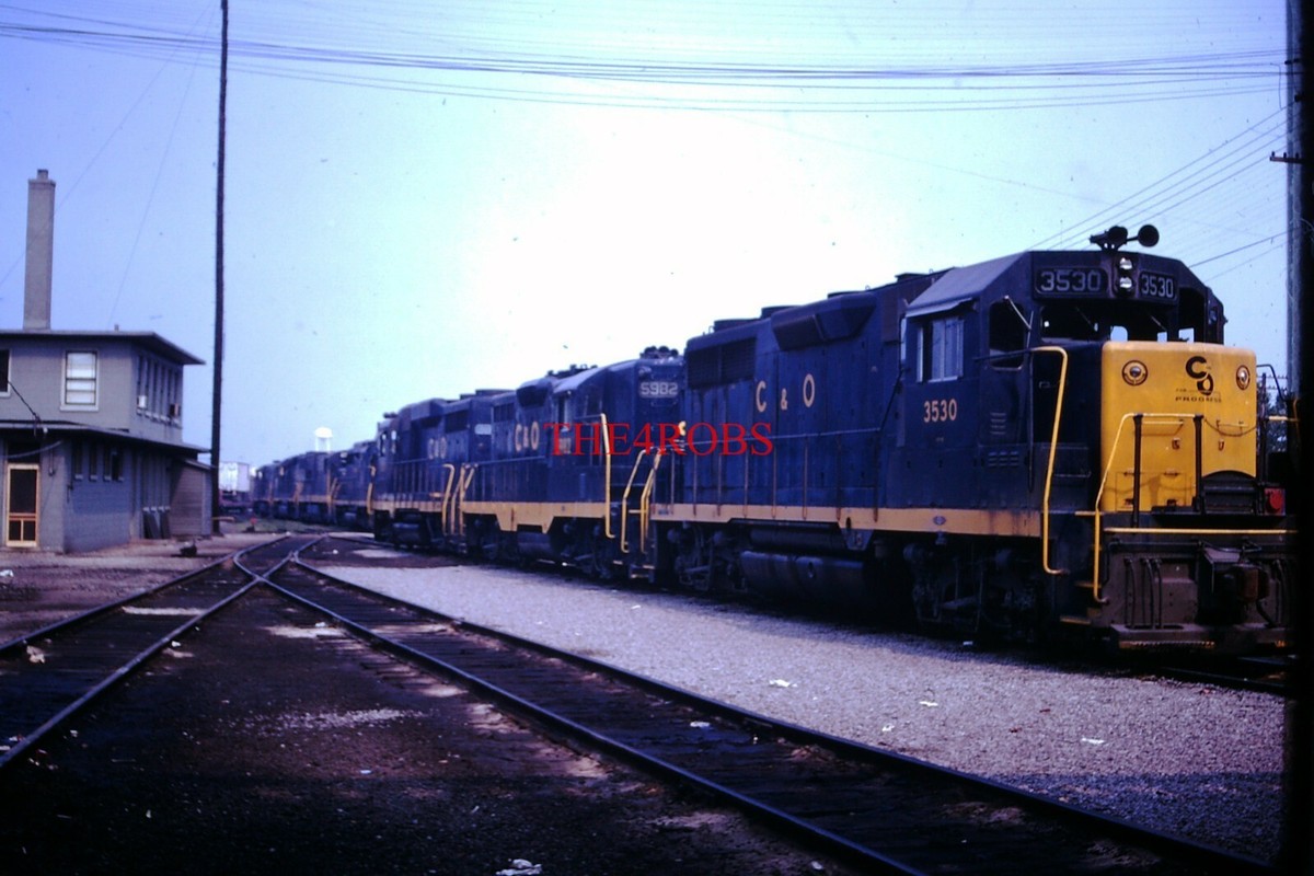 Original 1970 C&0 Cincinnati & Ohio GP-35 Locomotives Kedzie Ave