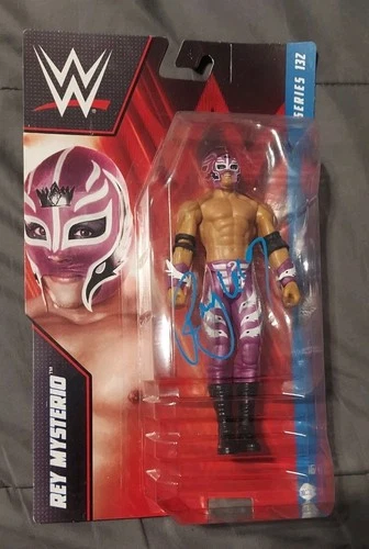 Rey Mysterio, Autograph WWE Series 132 Action Figure, BGS  BAS