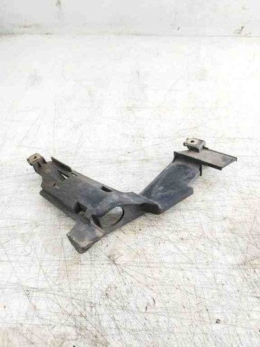 BMW 3 E46 Rechte Scheinwerferhalter 1301073018 2.00 Diesel 110kw 2003 31907192