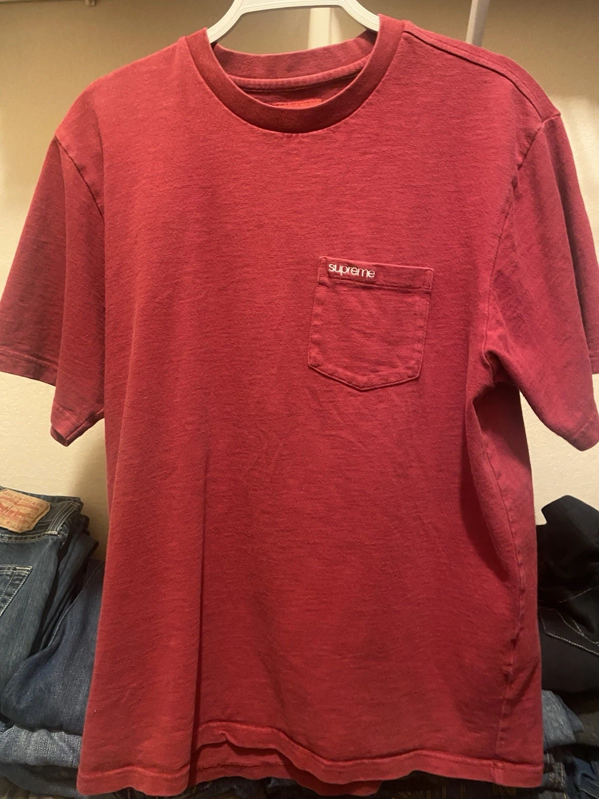 T shirt de poche moyen suprême 