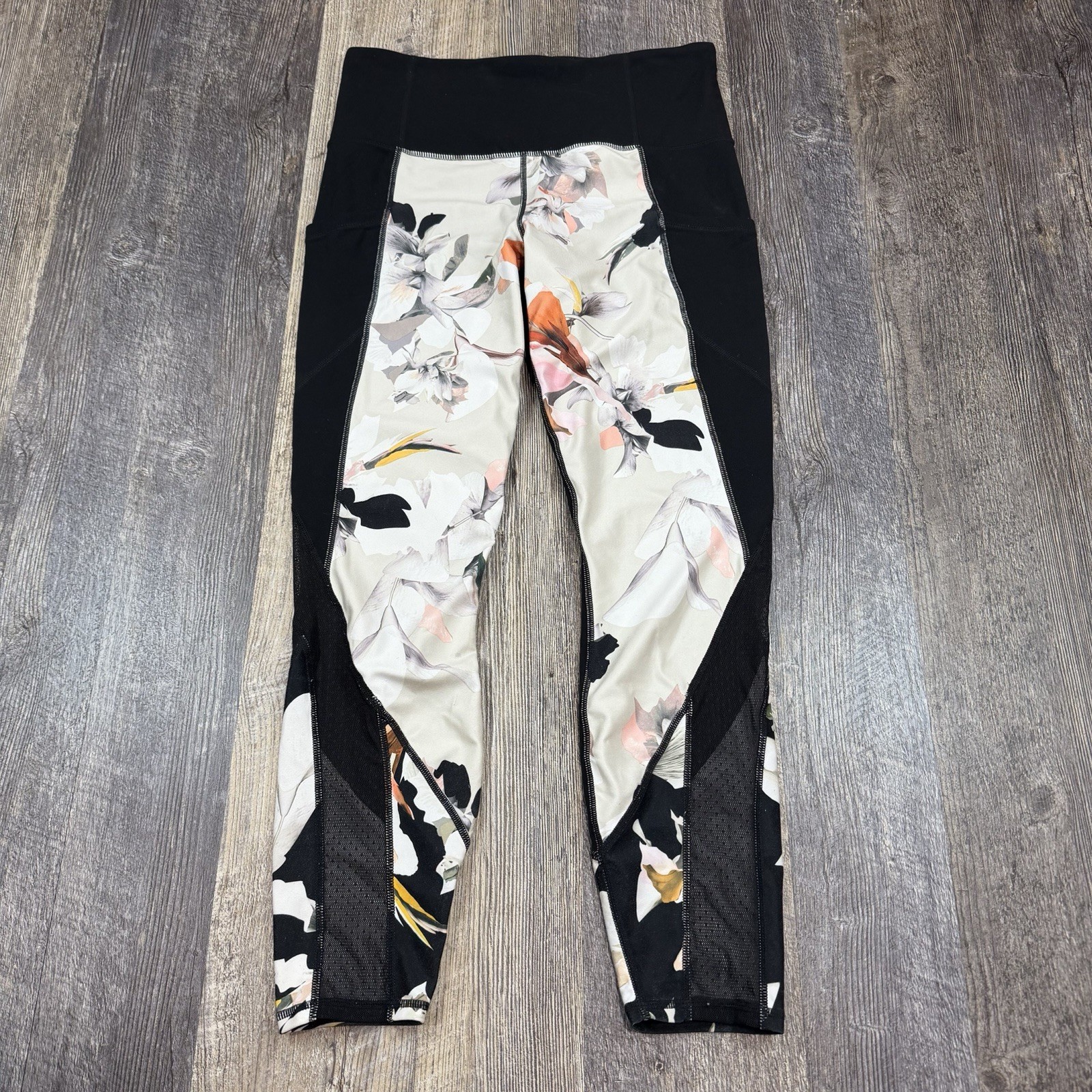 Athleta High Rise Blossom Intuition 7/8 Leggings Floral Black Women’s Medium