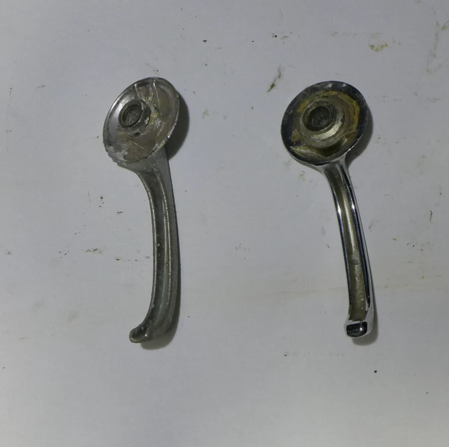 1949-1952 (?) Tiradores de puerta interiores coches Chevy, juego de 2 Foto 2 de 2