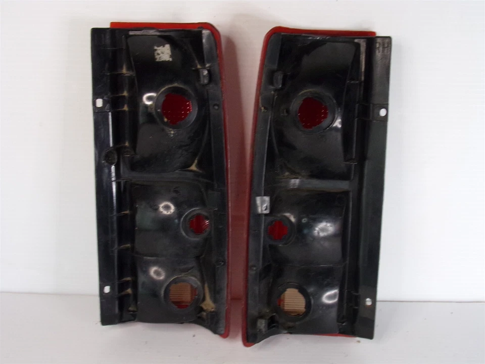 Par de luces traseras Chevrolet Astro GMC Safari 1985-2005 OEM 2000 01 02 03 04 05 Foto 4 de 4