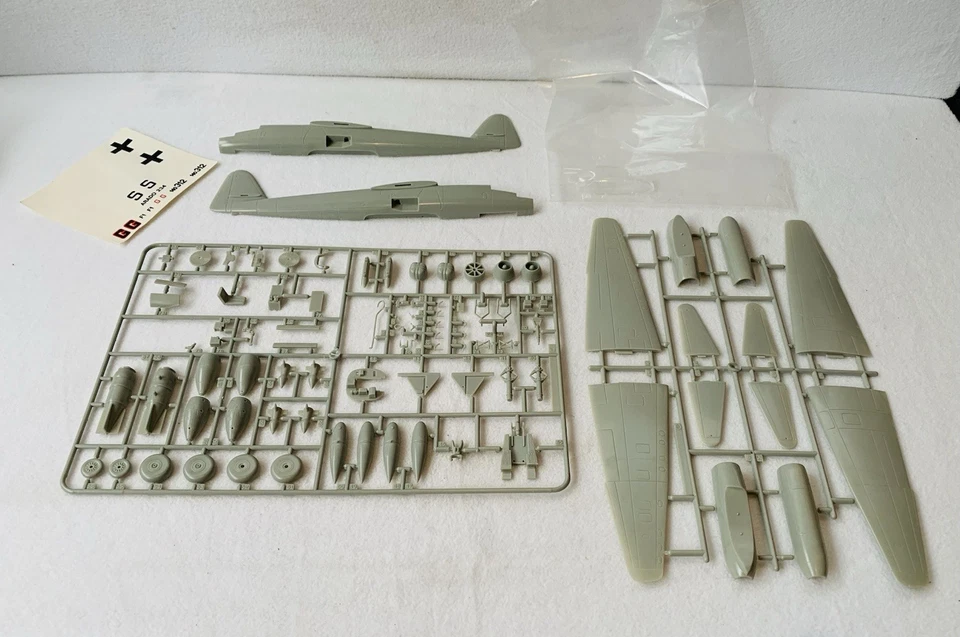 Hobbycraft War Eagle 1:48 Arado AR-234 Jet Bomber Avión Modelo Kit, Como Nuevo Foto 2 de 4