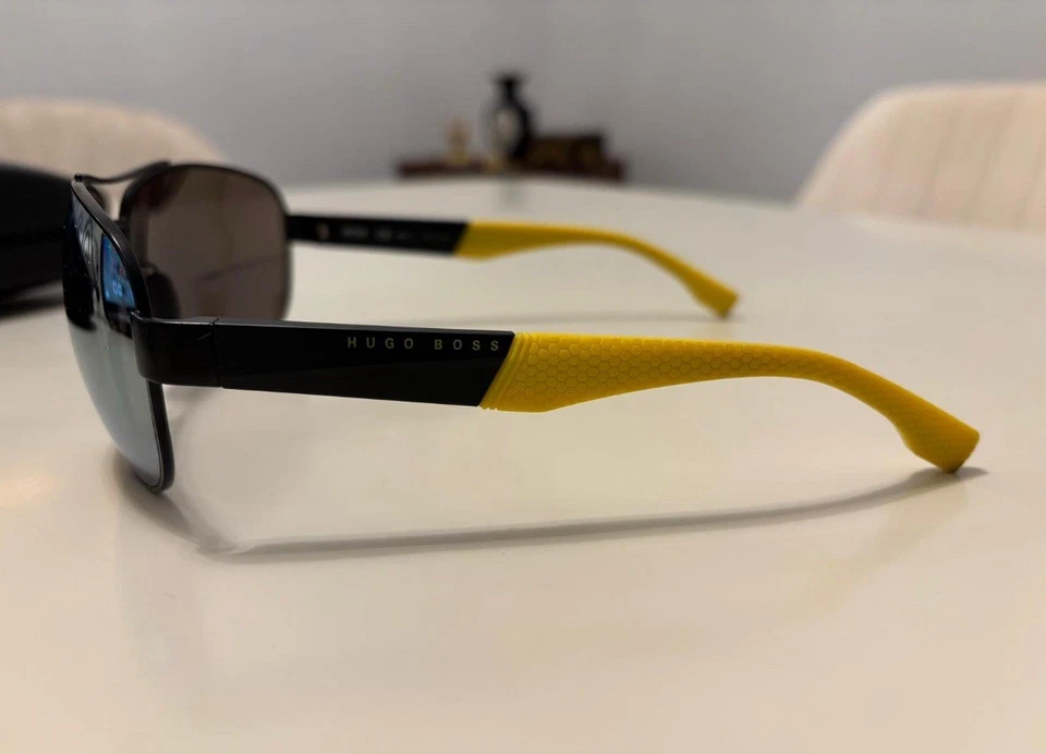 Спортивные поляризованные солнцезащитные очки Hugo Boss. Цена -89$ - Изображение 2 из 4