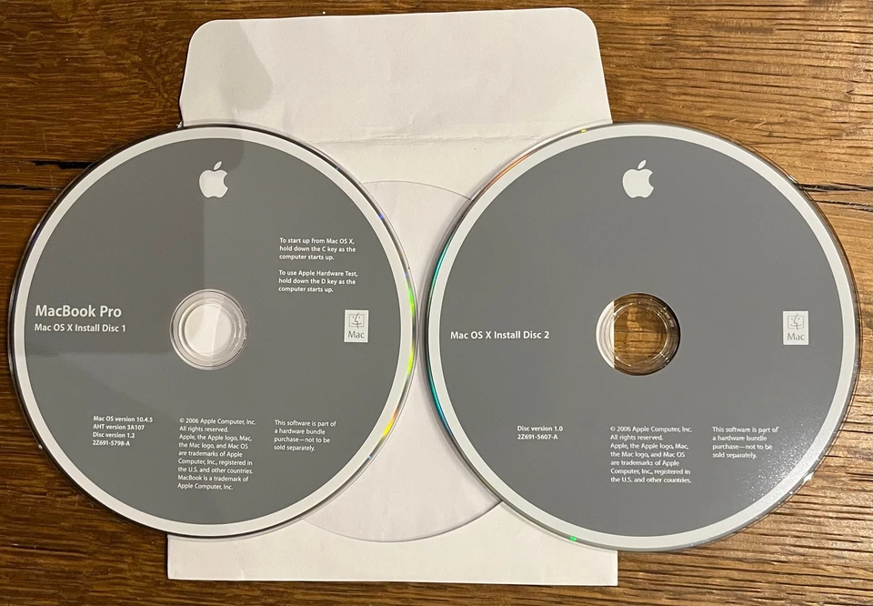 Install DVDs OS X 10.4.5 MacBook Pro 15’’ aus 2006 Teilenummer 2Z691-5798-A - Bild 2 von 3