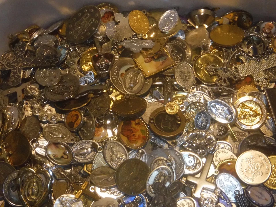 Lote Medallas Religiosas Católicas, Lote Medallas Católicas Cuarto de Libra - Imagen 3 de 4