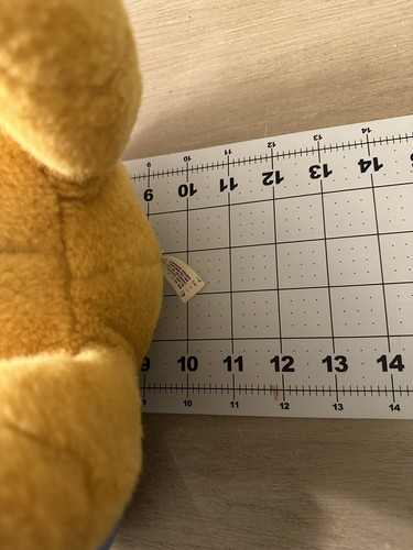 Peluche Winnie the Pooh de colección 10" con olla de miel Mattel 1994 Disney peluche - Imagen 5 de 7