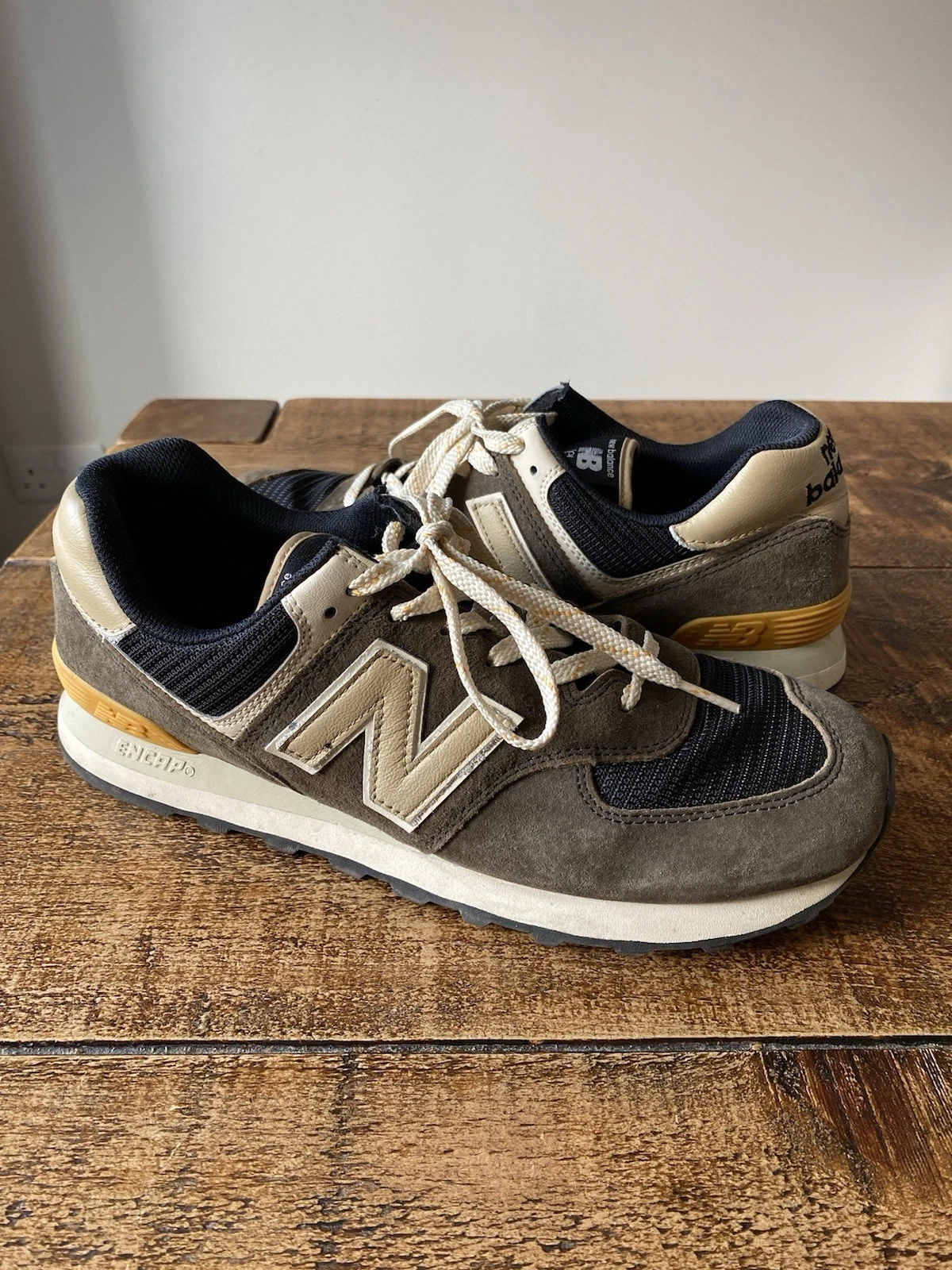 Scarpe da ginnastica uomo New Balance 574 Classic Encap. Taglia UK 9.