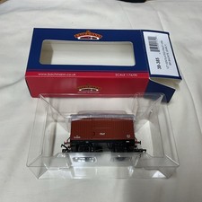 Bachmann Branchline OO Gauge 38-385 12T Ventilated Fruit Van BR Bauxite (Early)