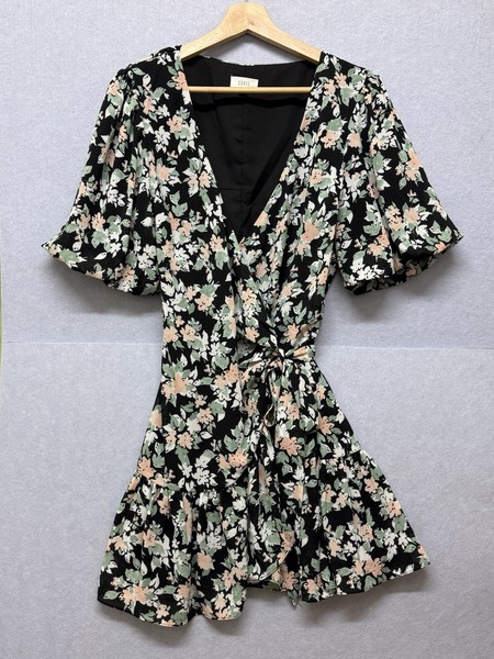 Savel Women's Mini Slip Dress Green Country Floral Size 10 Flutter Sleeve Wrap