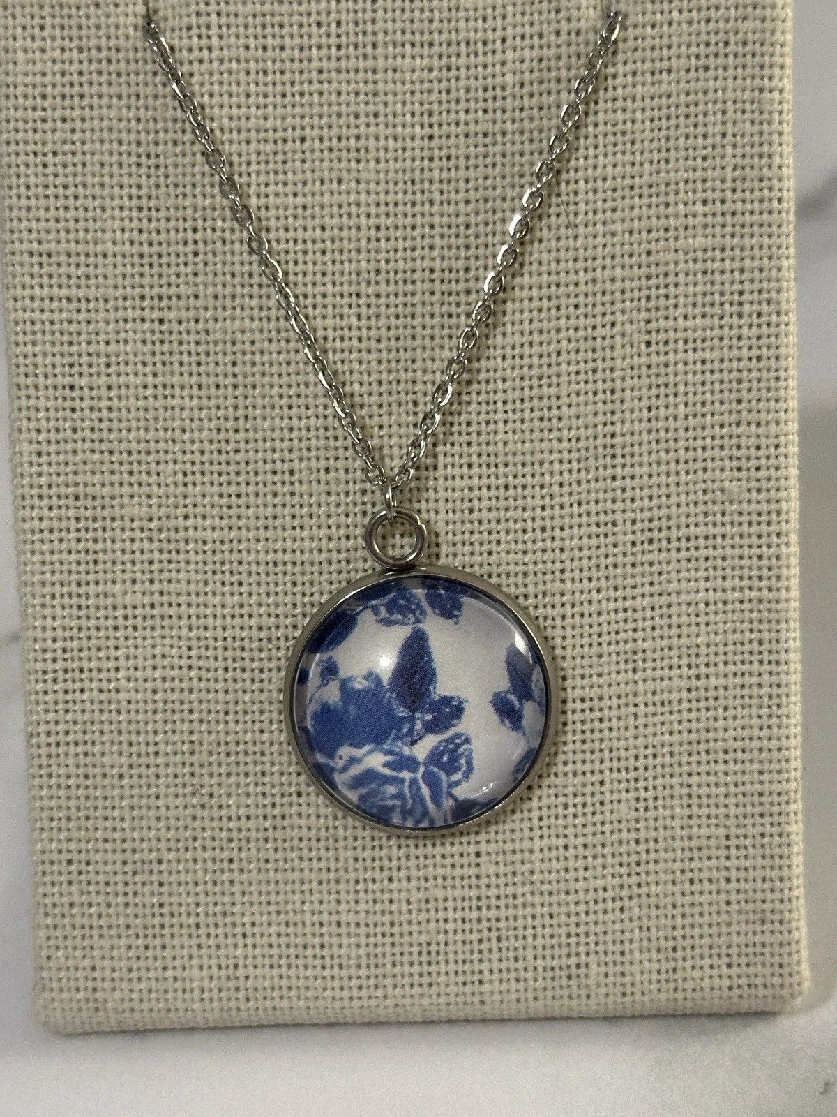 Silver Tone Blue & White Round Floral Charm Pendant Necklace w/ Cable Chain image 2