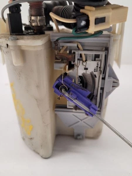 Ford Focus 2008 08 conjunto de bomba de combustible 2,0 L 8S4Z9H307B Foto 2 de 4