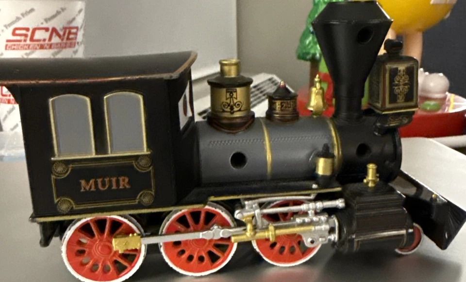 T48- Disney Aviones Coches Muir Tren de Ferrocarril Plástico Juguete de Lujo Loco Gran Precio Foto 2 de 4