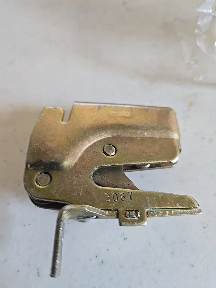 Cierre de capó-SE, VIN: S, 101,4" WB Mopar 55235523AC para Jeep Cherokee 2001 Foto 3 de 4