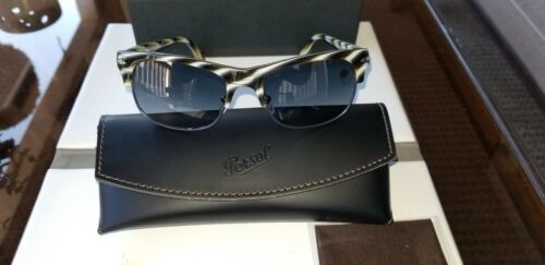 Persol Sunglasses 3015-S 982/71 Black Gray Horn Frames with Gray Gradient Lenses Persol Sunglasses 3015-S 982/71 Black Gray Horn Round Frames  main image 3