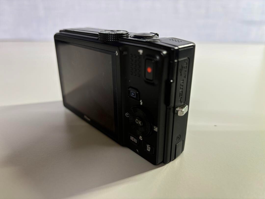 Nikon COOLPIX S8200 Black Digital Camera 16.1MP 14x Optical Nikon COOLPIX S8200 Black Digital Camera 16.1MP 14x Optical