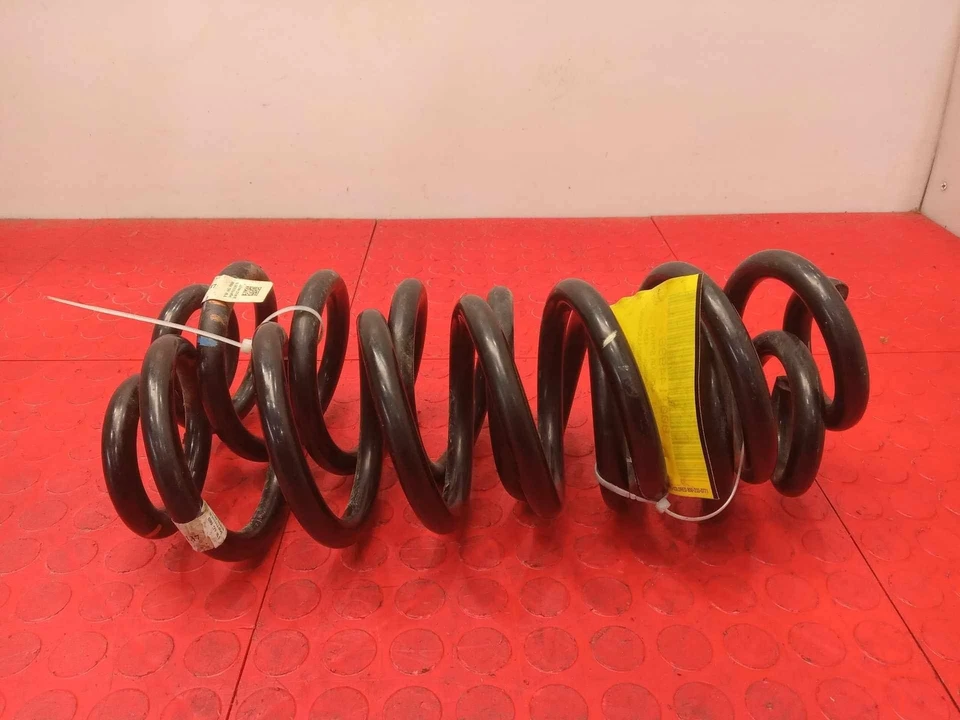 18-23 Volkswagen Atlas Rear Suspension Coil Springs Set of Two OEM 3QF511115J - Image 3 of 4