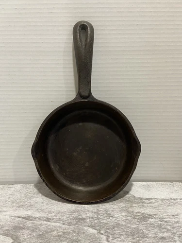 WAGNER'S 1891 ORIGINAL CAST IRON COOKWARE SKILLET  6 1/2 INCH MADE IN USA