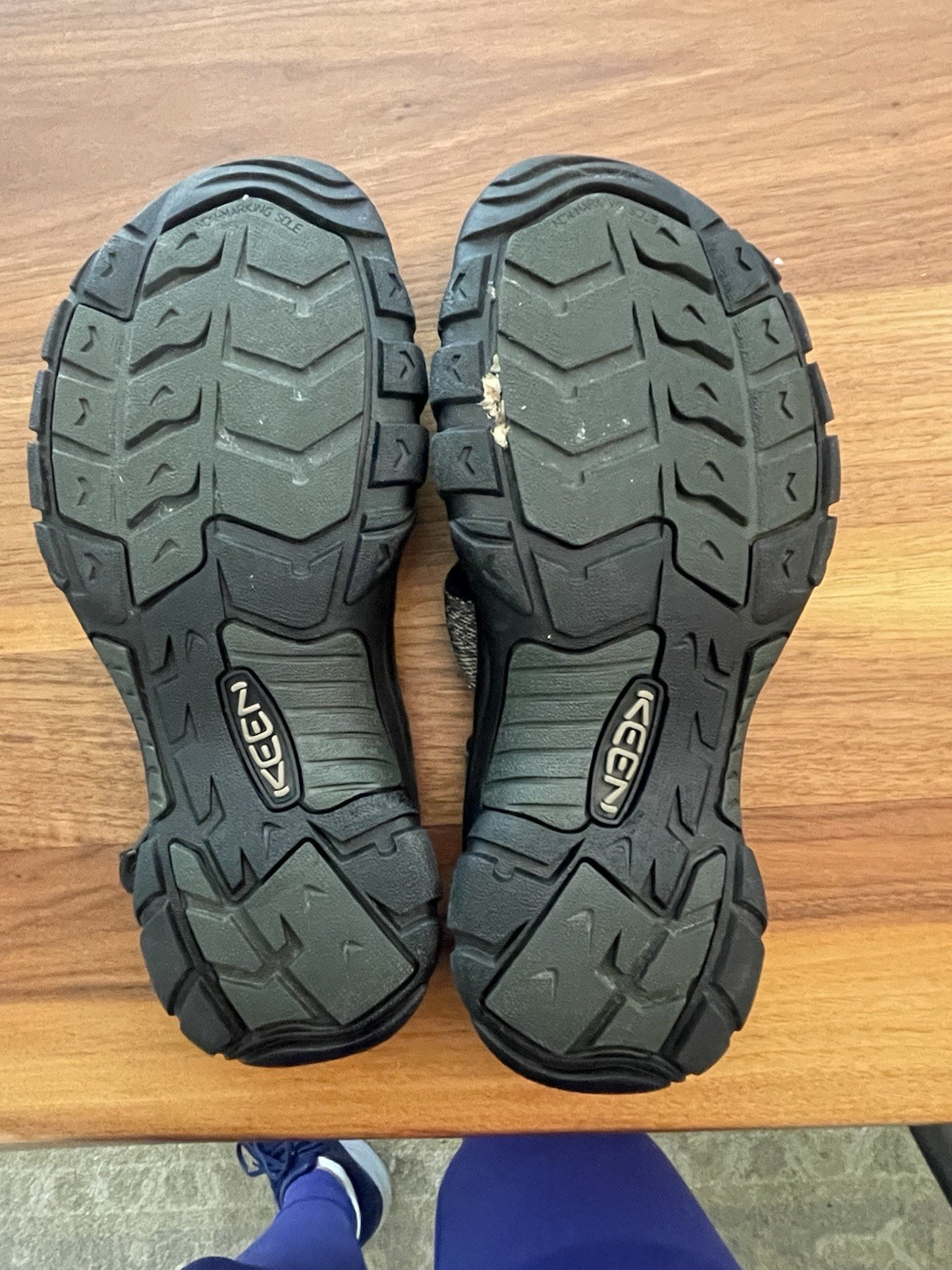 Eccellente Sandali donna KEEN taglia 10 Newport H2 punta chiusa escursionismo trail spiaggia