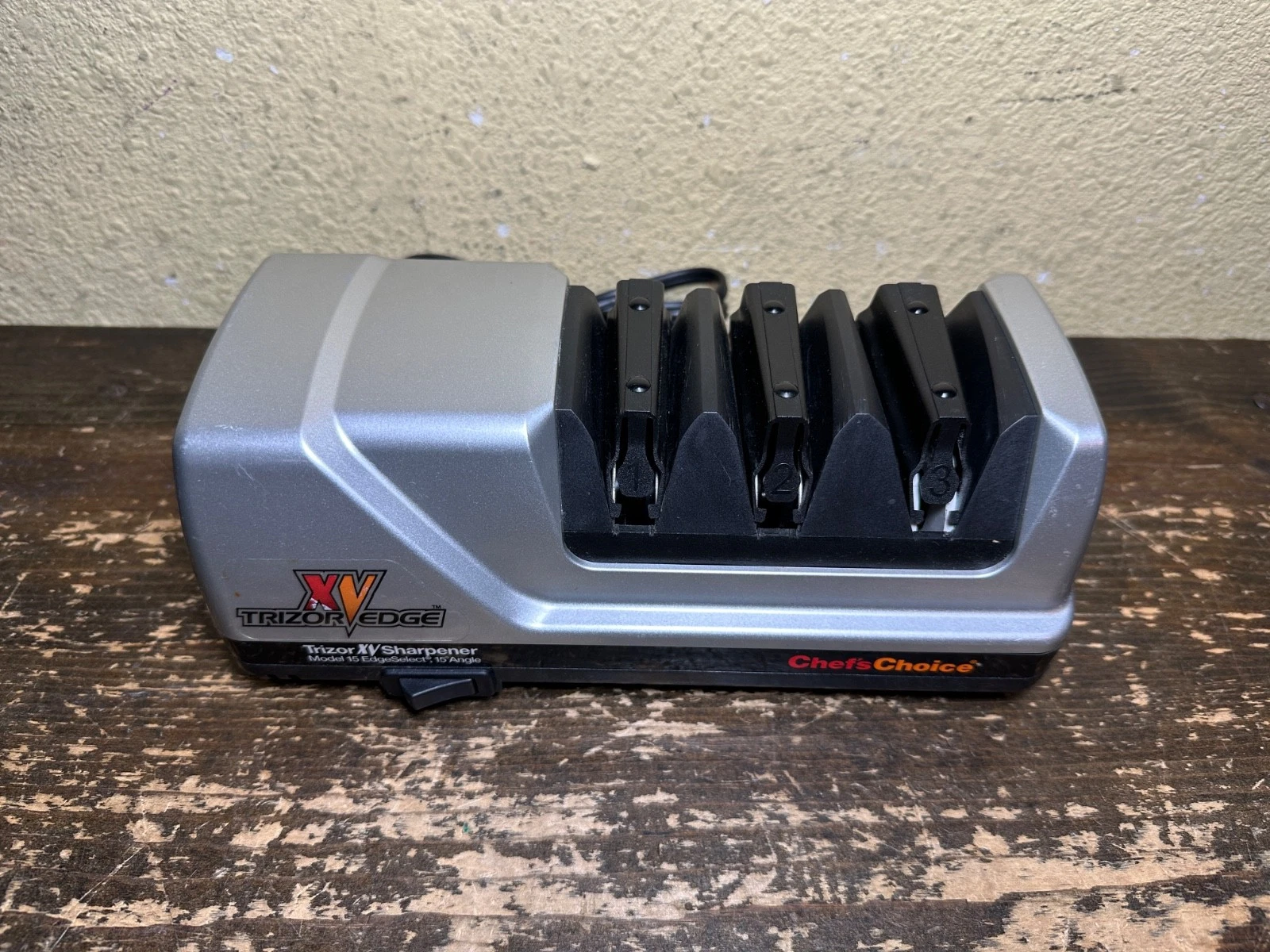 Chef'sChoice Trizor XV Model 15 Electric Knife Sharpener 3-Stage 15°