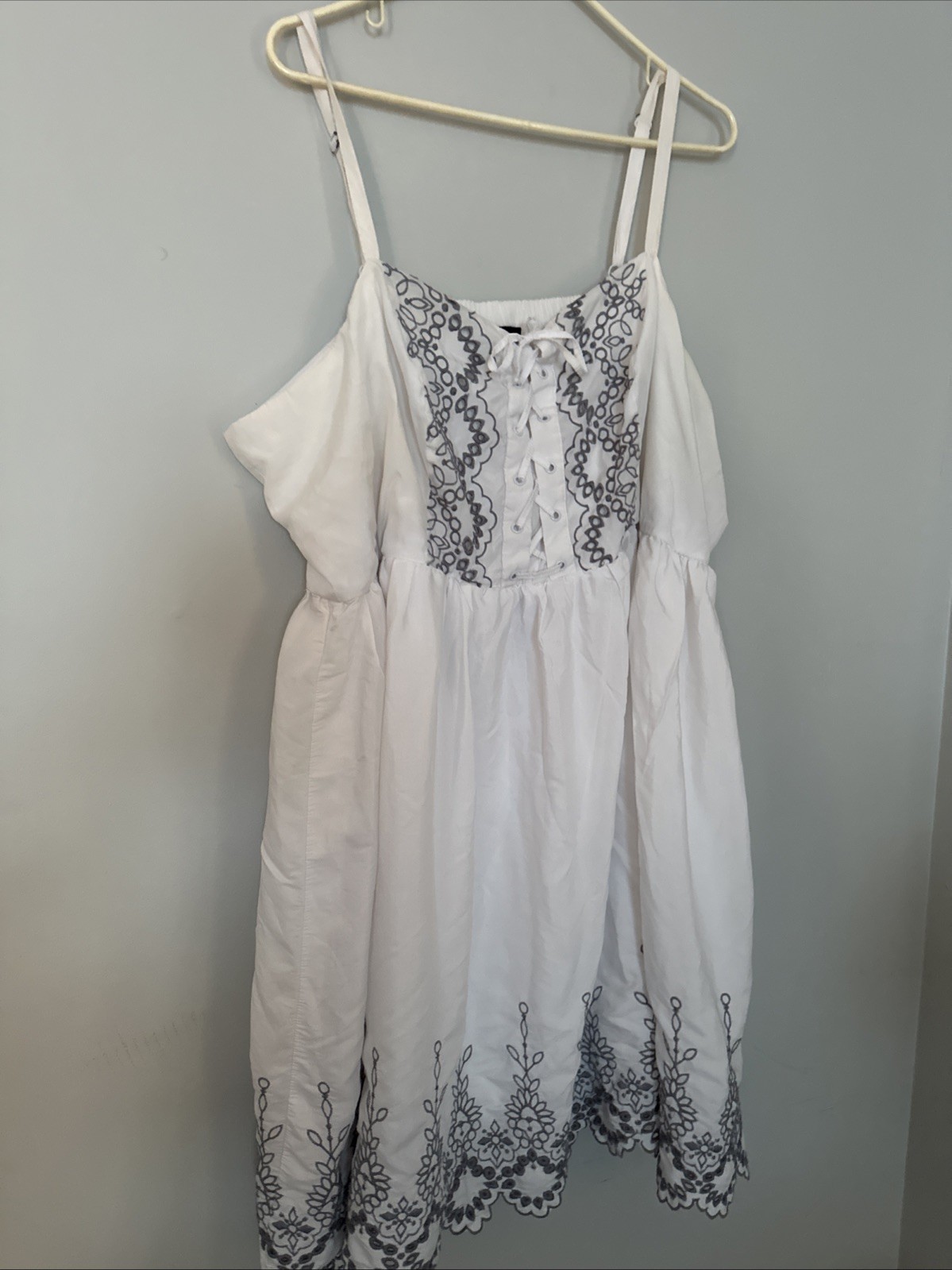 Torrid Midi White Embroidered Sundress Womens 4 White Adjustable Strap