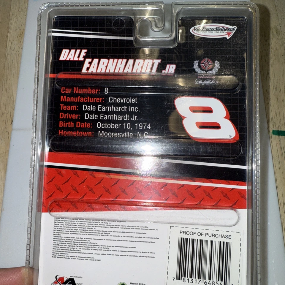 2007 #8 Dale Earnhardt Jr. Menards Daytona Beach 1/64 coche fundido a presión y tarjeta coleccionable Foto 2 de 4