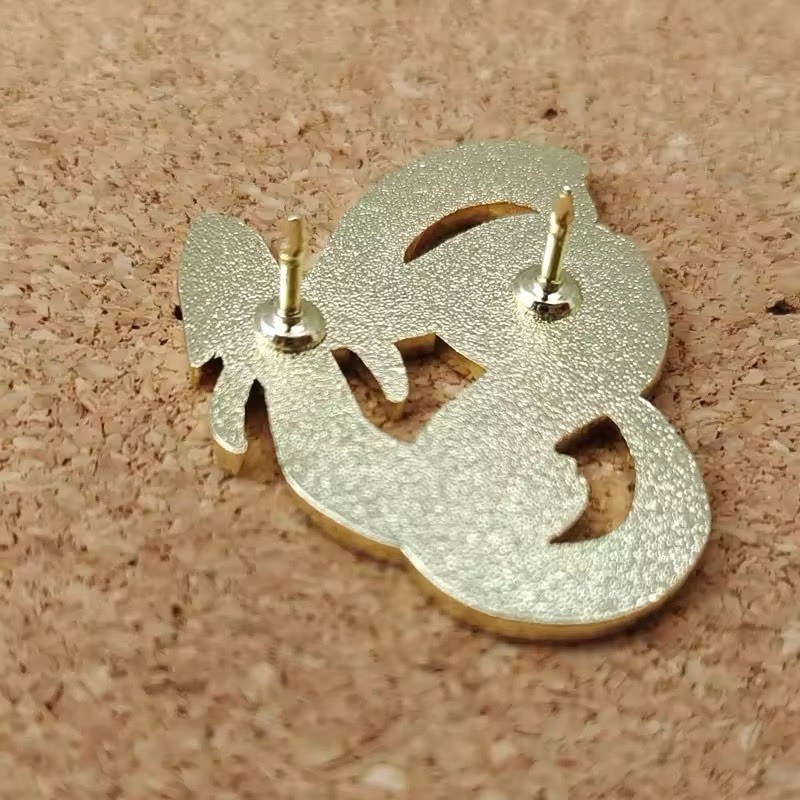 Pokemon Milotic Enamel Pin Brooch for Women Cartoon Lapel Pins Badges