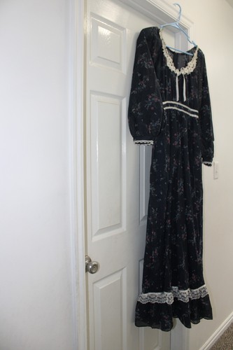 Vintage Gunne Sax Navy Blue Floral Prarie Dress Size 7