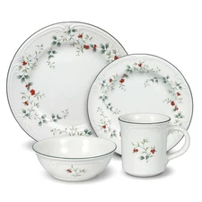 Pfaltzgraff Winterberry 16-Piece Holiday Classic Dinnerware Set Service For 4