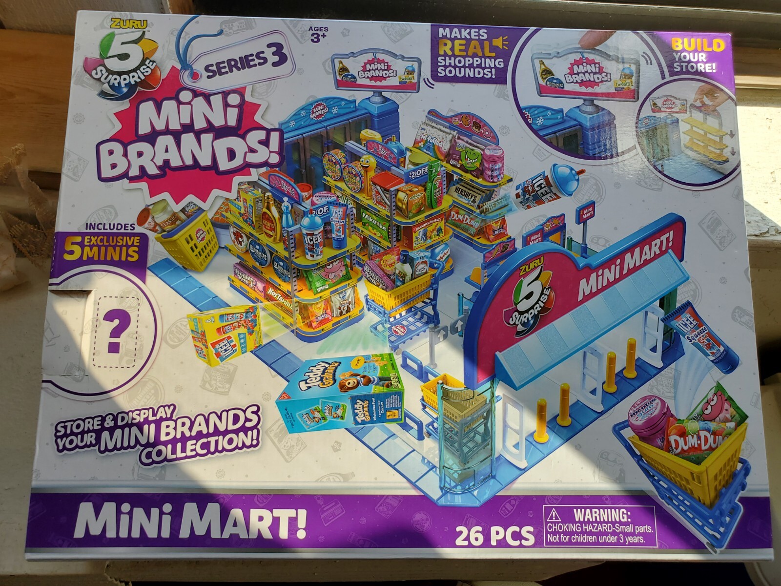 5 Surprise Mini Brands Mini Mart Playset Series 3 with 5 Exclusive