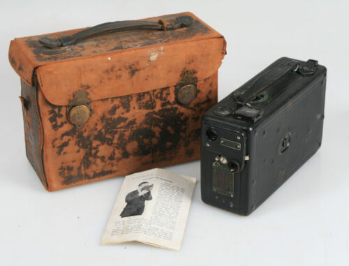 CINE KODAK MODEL B 16MM FILM MOVIE CAMERA FOR USE IN THE TROPICS W/ORIGINAL CASE - Afbeelding 1 van 1