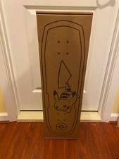 Pokemon Center x Bear Walker: Pikachu 25th Celebration Skateboard NUEVO EN MANO